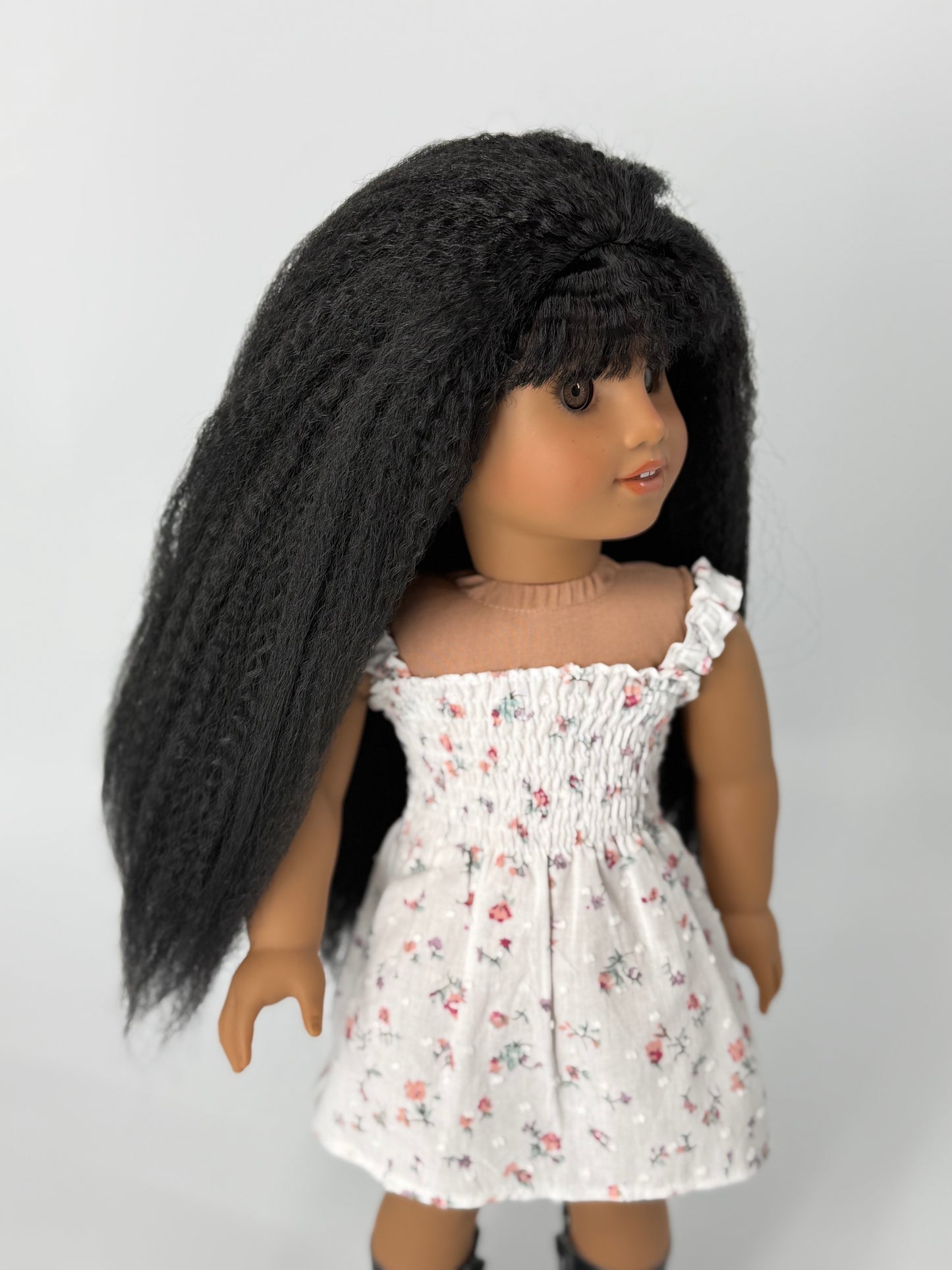 Lavish “18” textured, bangs