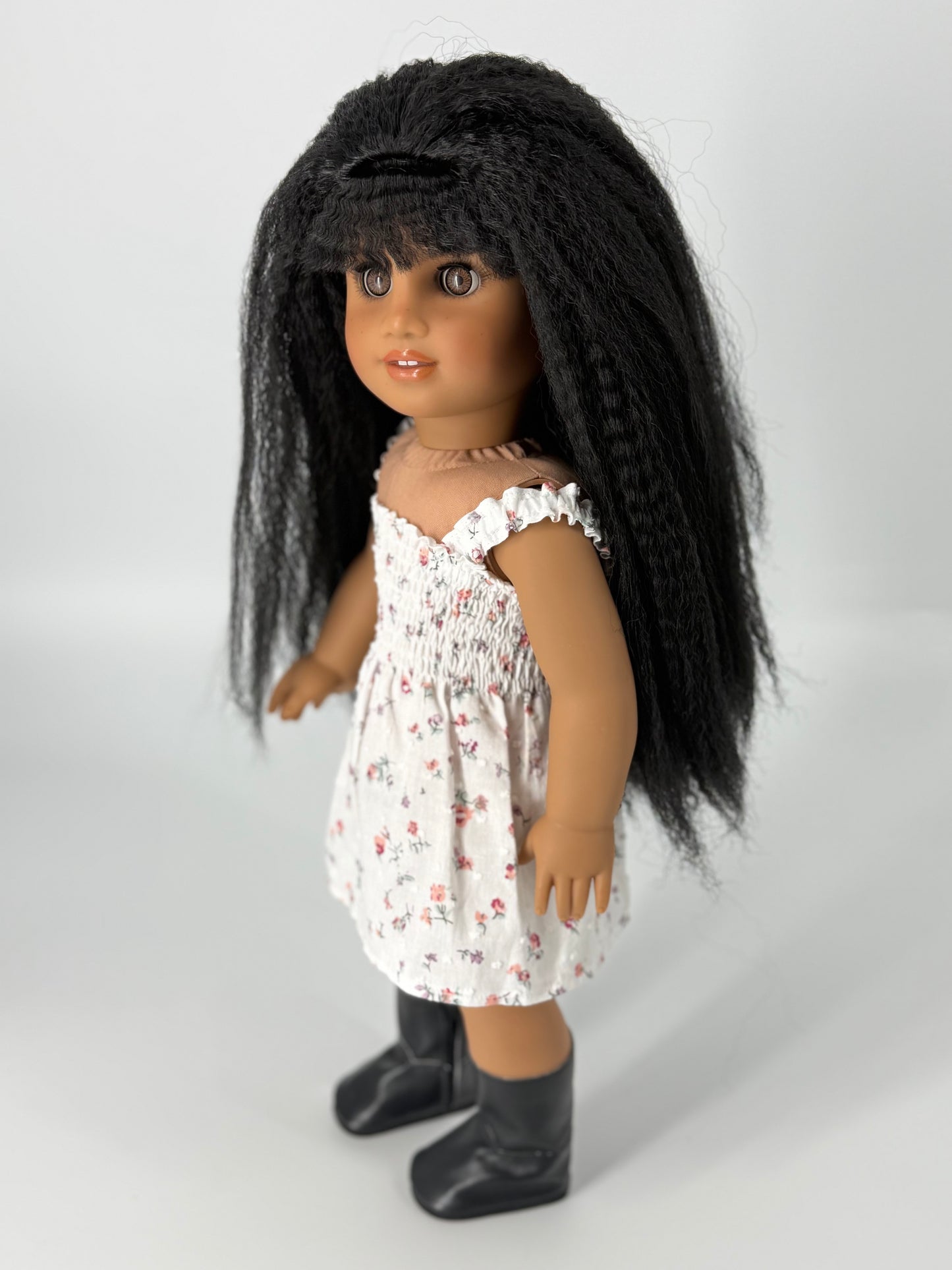 Lavish “18” textured, bangs