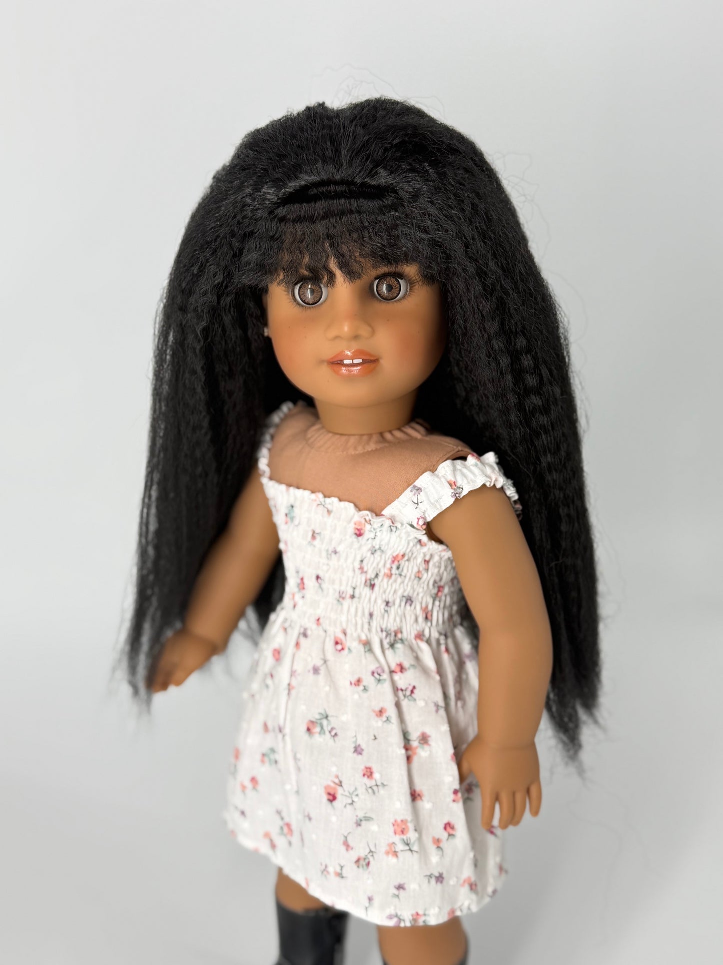 Lavish “18” textured, bangs
