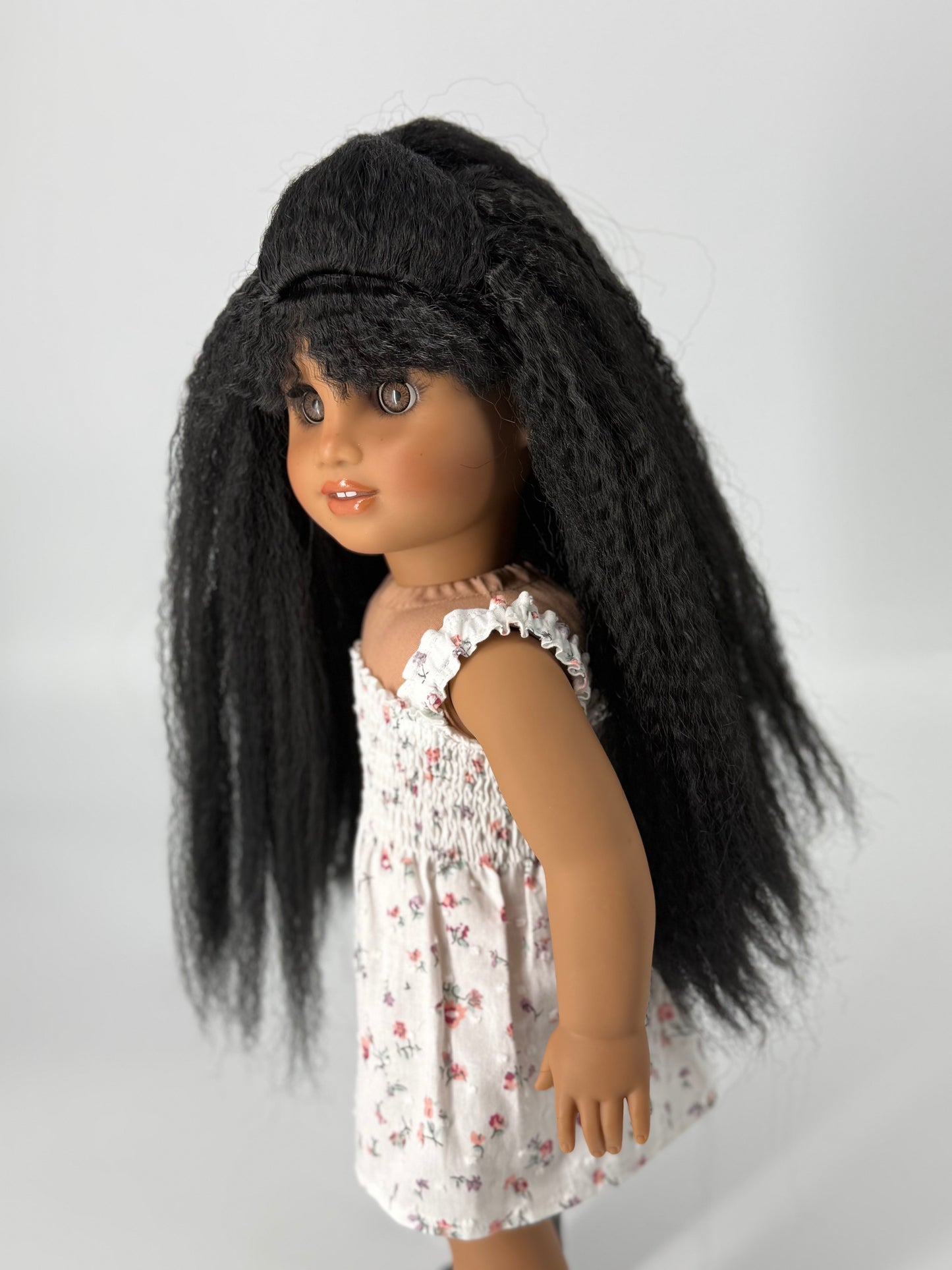 Lavish “18” textured, bangs