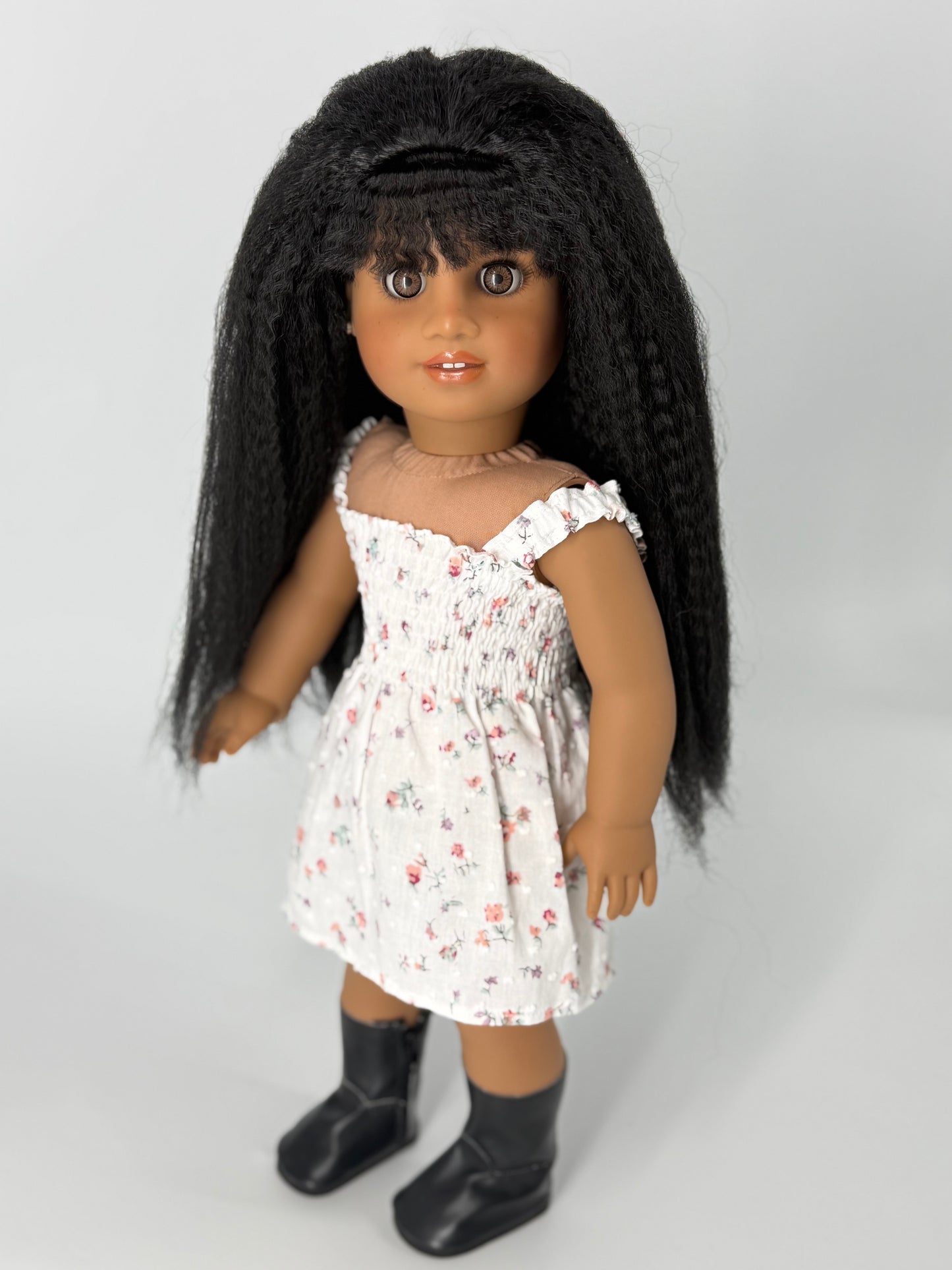 Lavish “18” textured, bangs